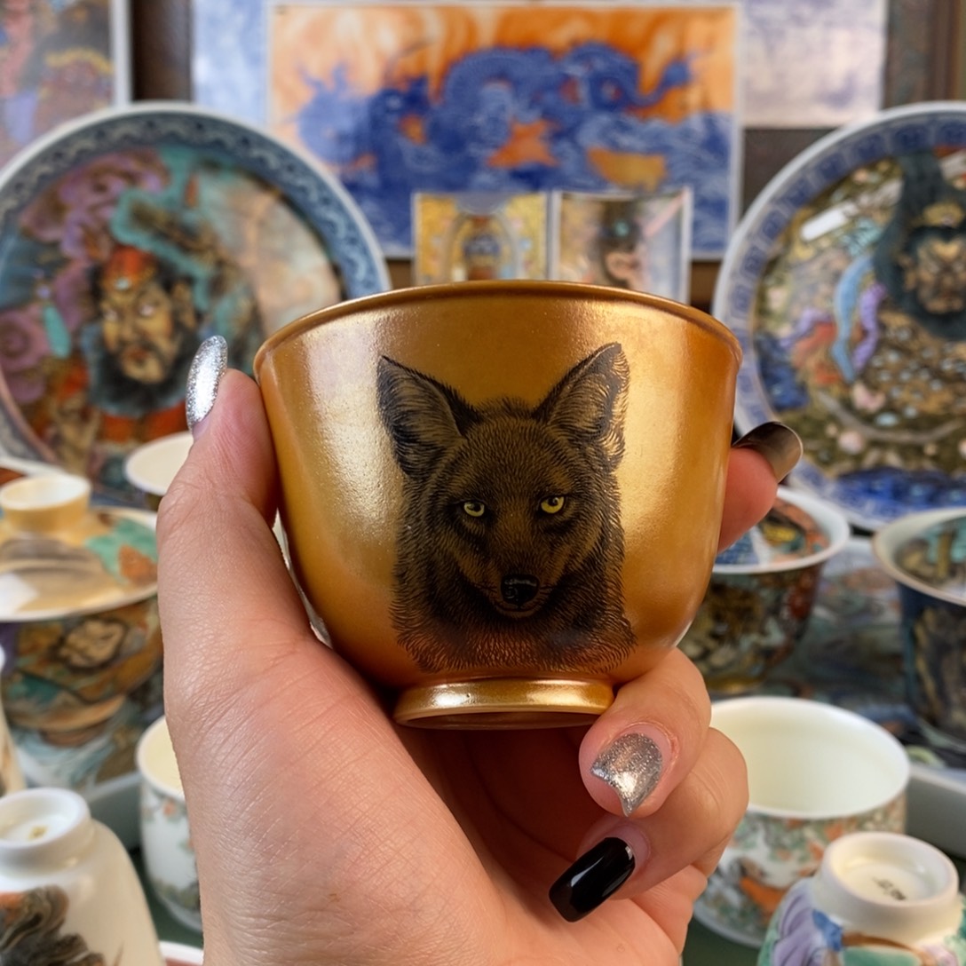 手工手绘陶瓷狐狸杯