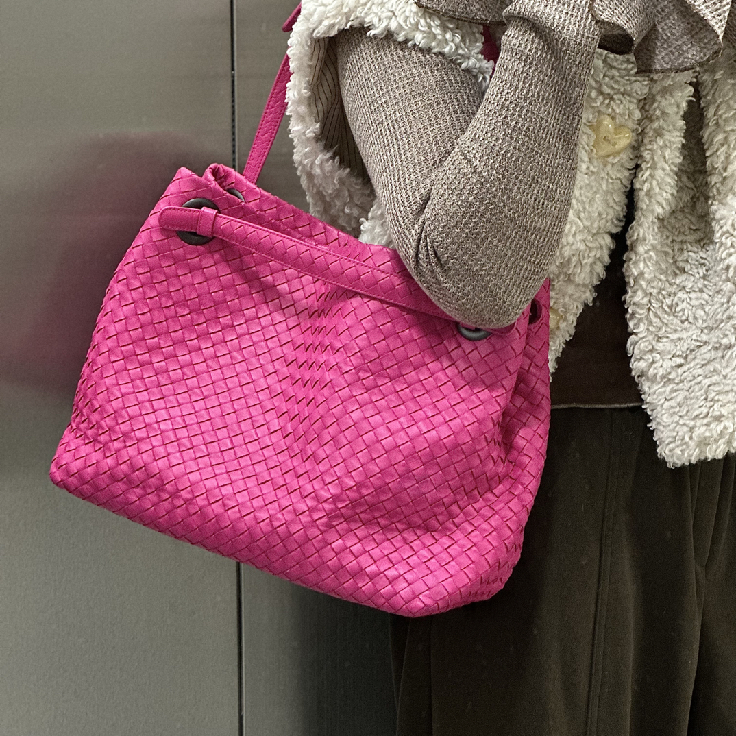 95新 BOTTEGA VENETA/葆蝶家 双桥玫粉色单肩包