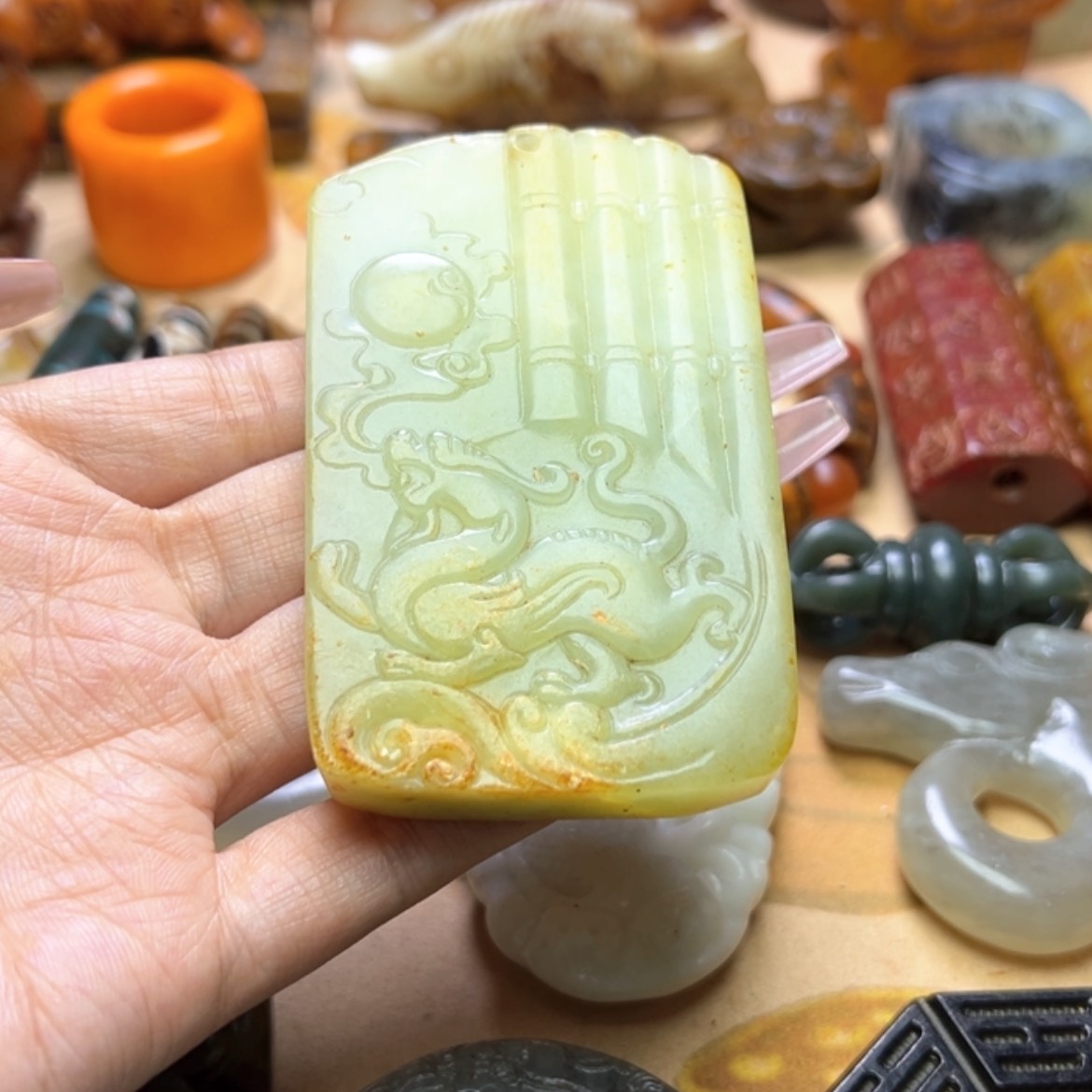 【闪购商品】蛇纹石玉颈饰未镶嵌