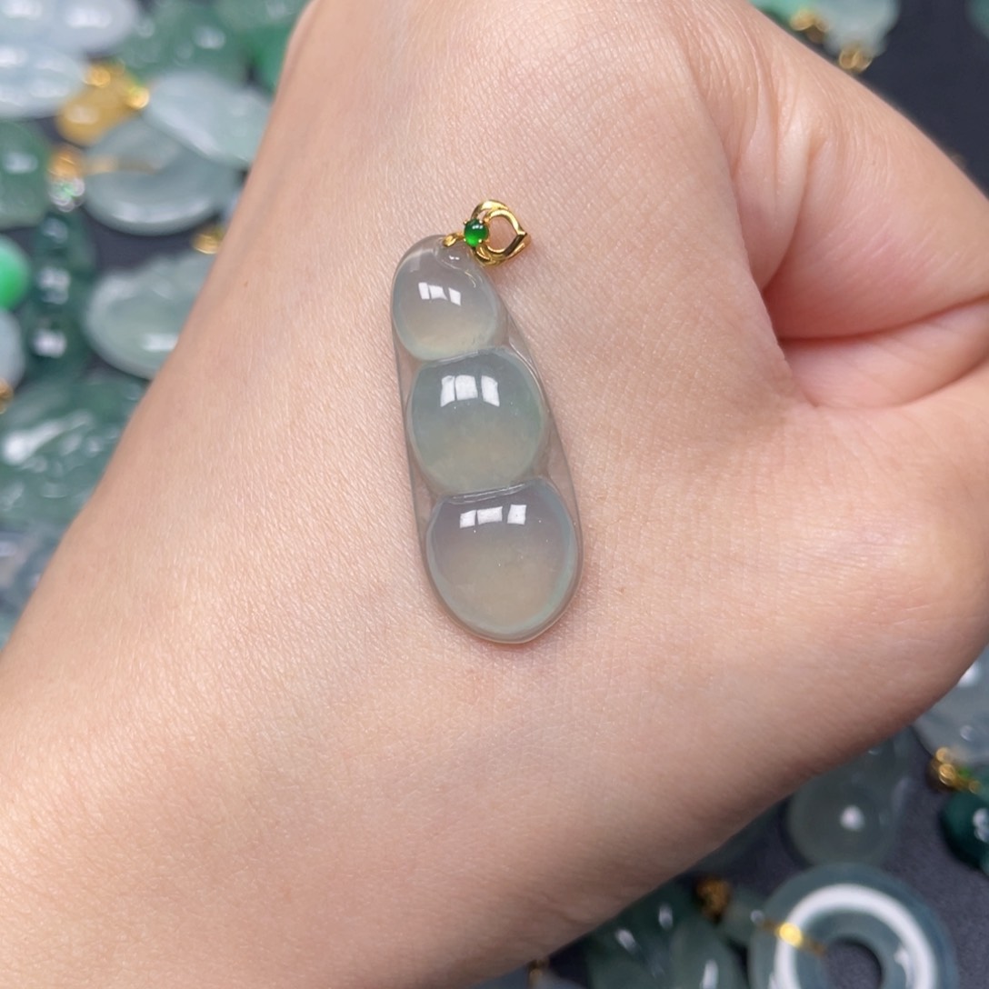 翡翠颈饰18K金镶嵌翡翠