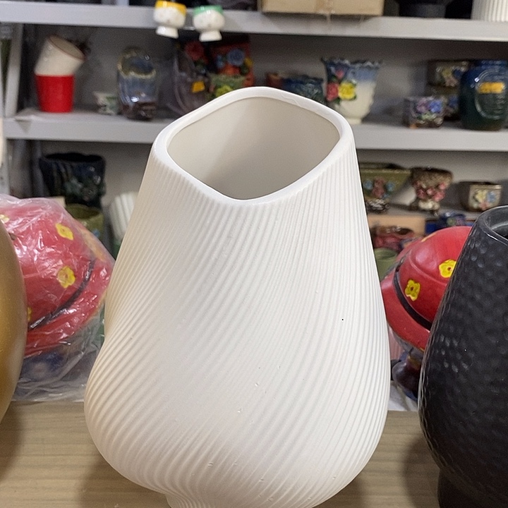 陶盆有孔 瑕疵针孔漏釉介意勿拍外口 11外高20