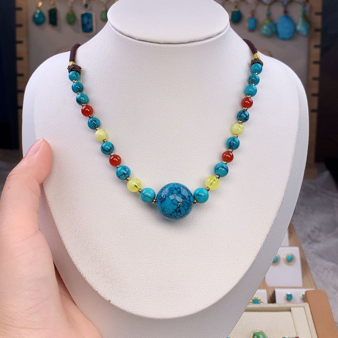 绿松石未镶嵌颈饰