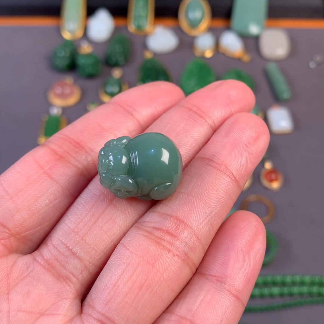 和田玉颈饰未镶嵌?****?