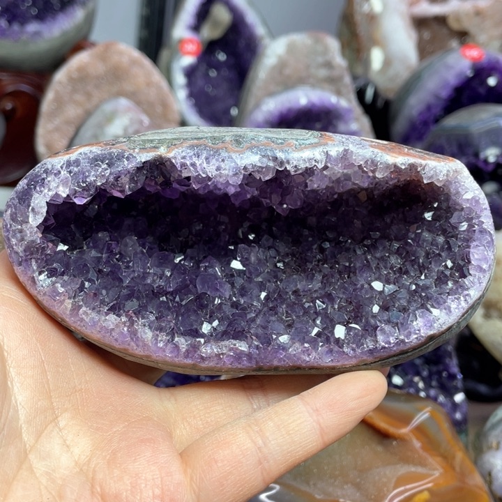 水晶摆件未镶嵌捡漏