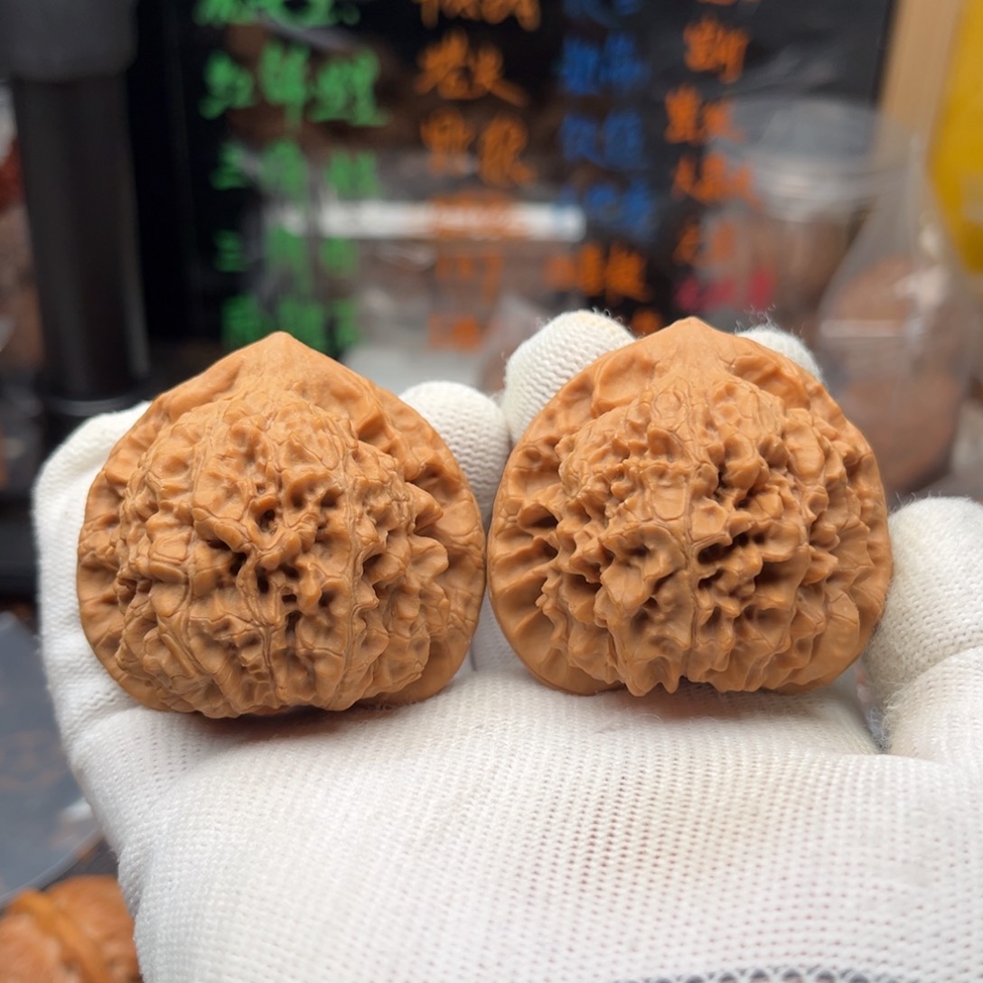 赊***钱文玩核桃吊坠官帽