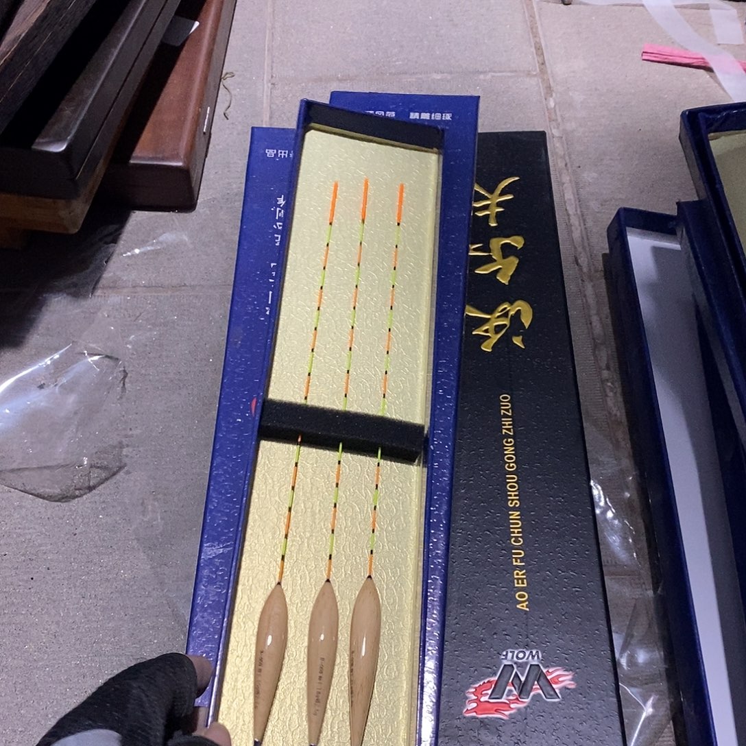 沃尔夫008鱼漂一盒，，