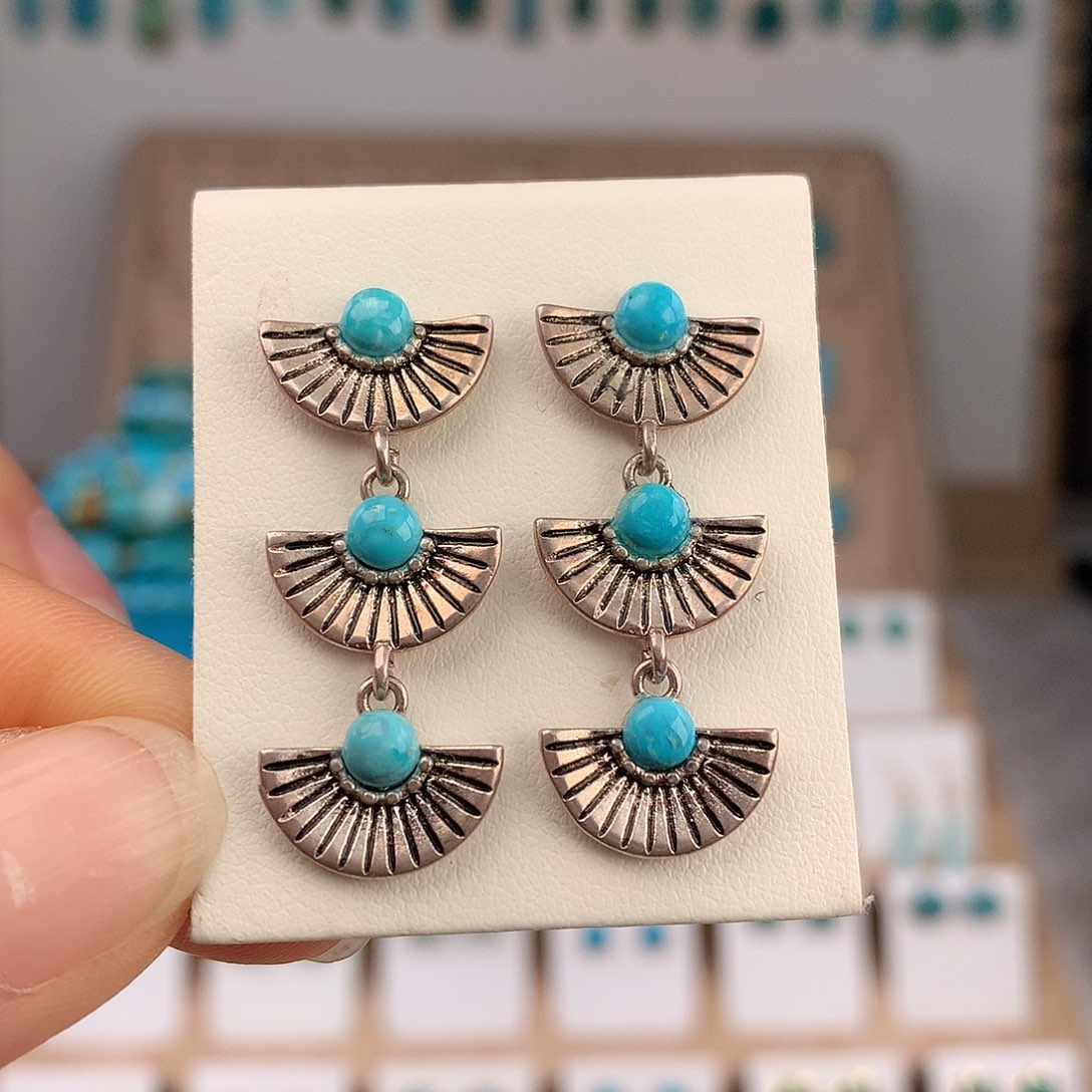 绿松石未镶嵌耳饰