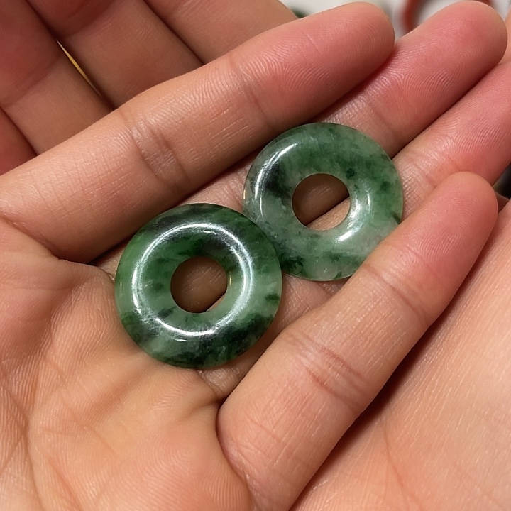 翡翠未镶嵌挂件青花瓷器的制作工艺与工艺