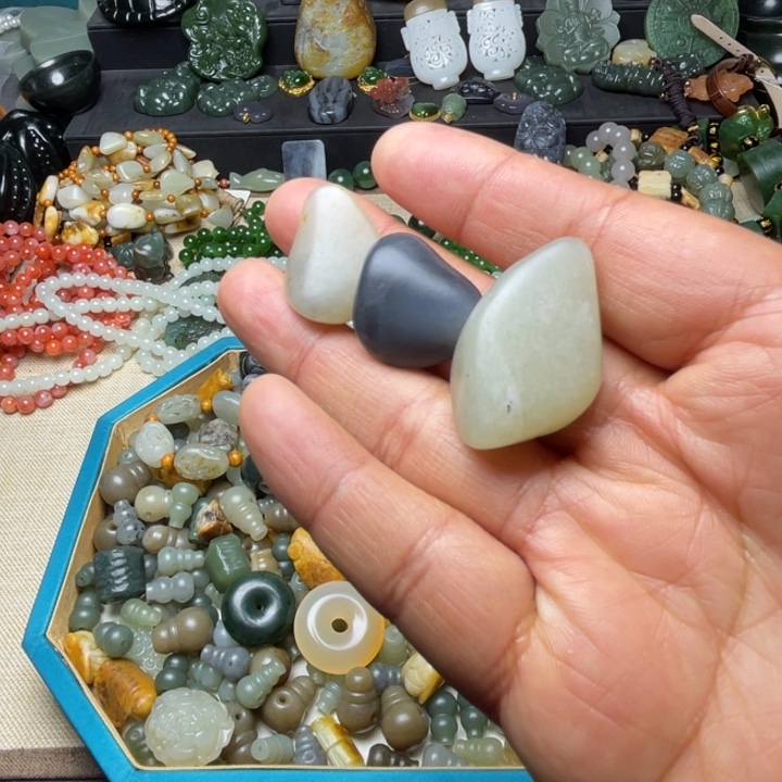 和田玉未镶嵌珠宝半成品