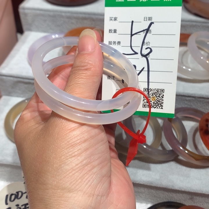 玛瑙/玉髓手镯未镶嵌56