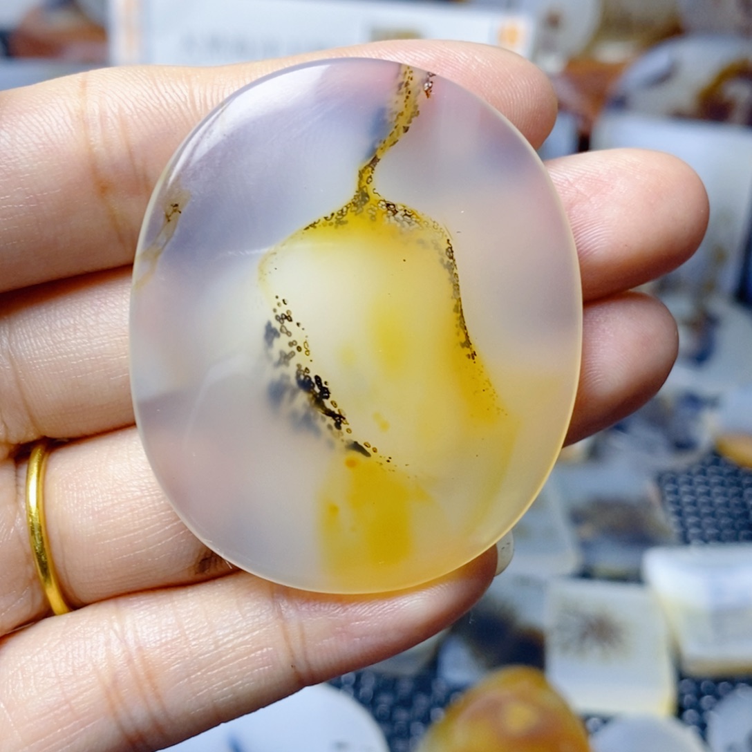 玛瑙/玉髓未镶嵌珠宝半成品