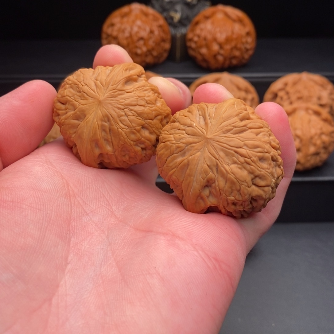 文玩核桃把件燕****喝铁锤