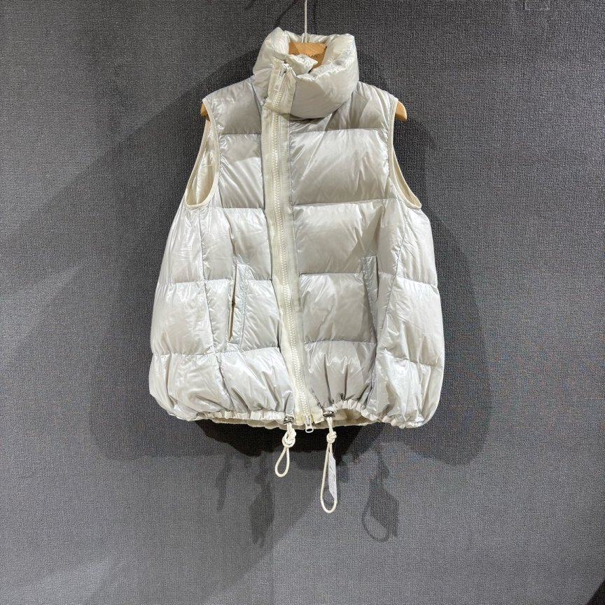 99新 maje Sacai（pm）羽绒马甲 99新3码/7364