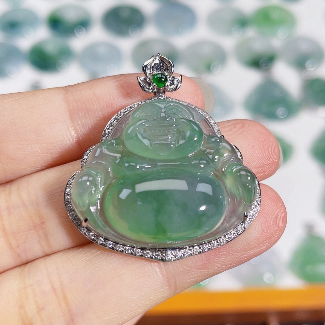 颈饰18K金镶嵌翡翠吊坠