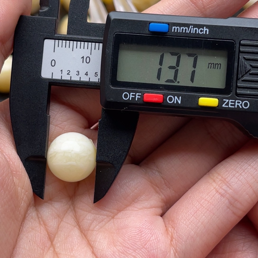 子****琥珀未镶嵌裸石蜜蜡圆珠微瑕