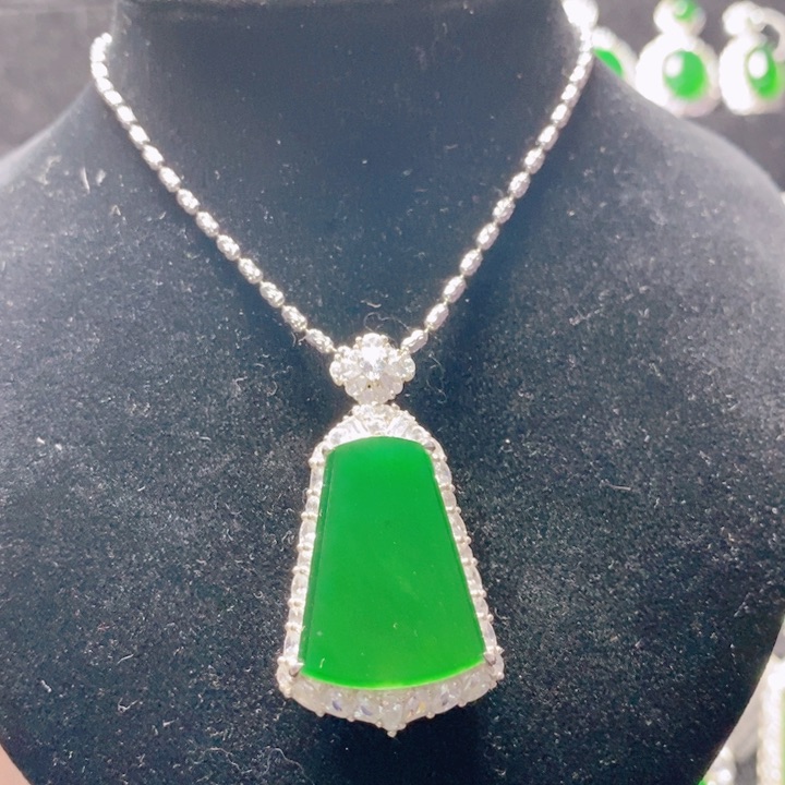翡翠颈饰银S925镶嵌