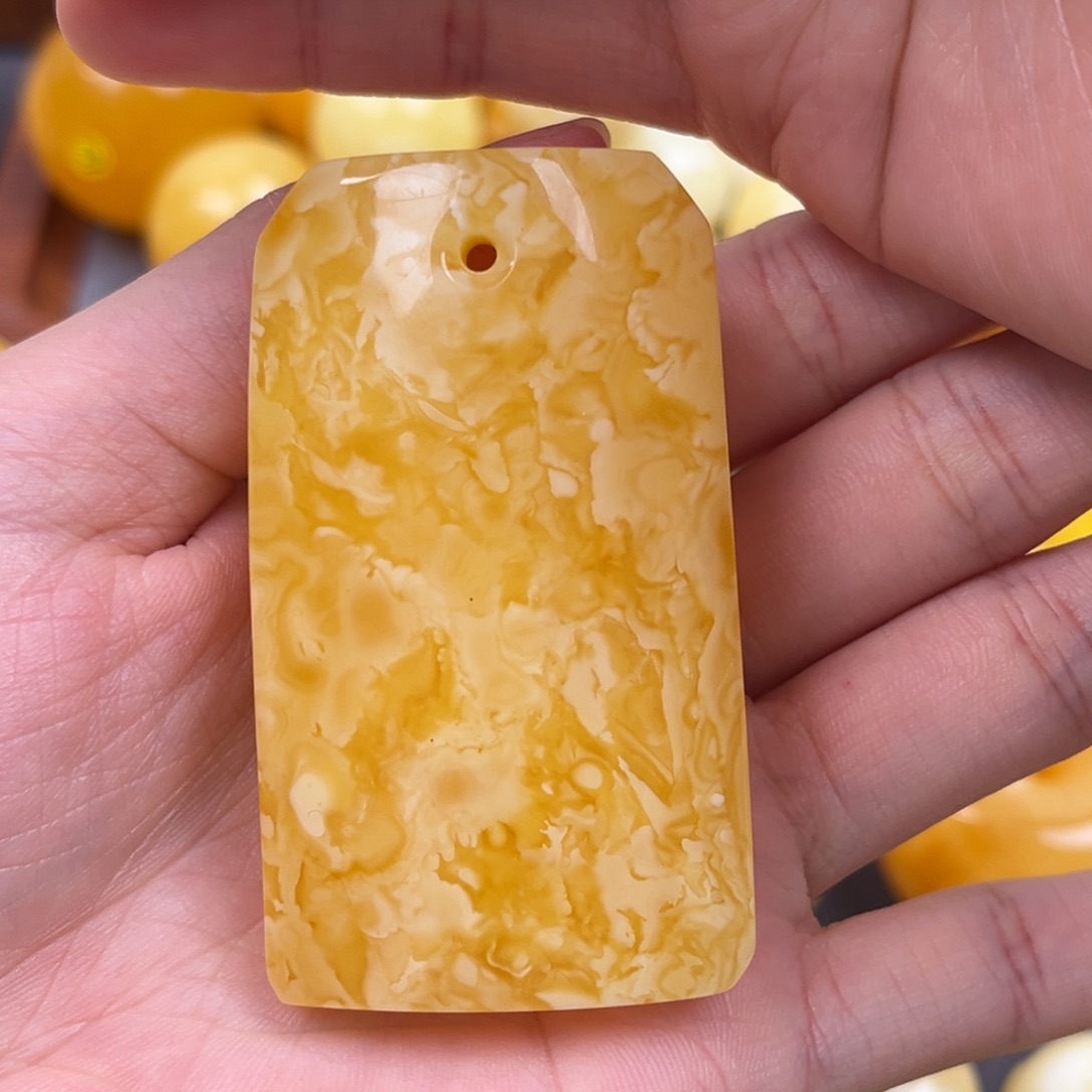 琥珀裸石未镶嵌焦皮蛋花汤无事牌