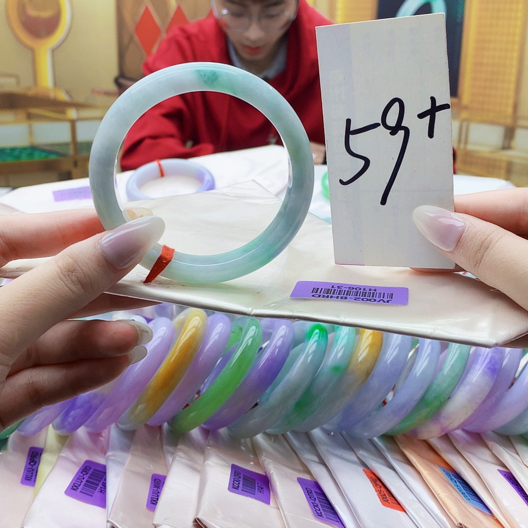 翡翠未镶嵌手镯nnn