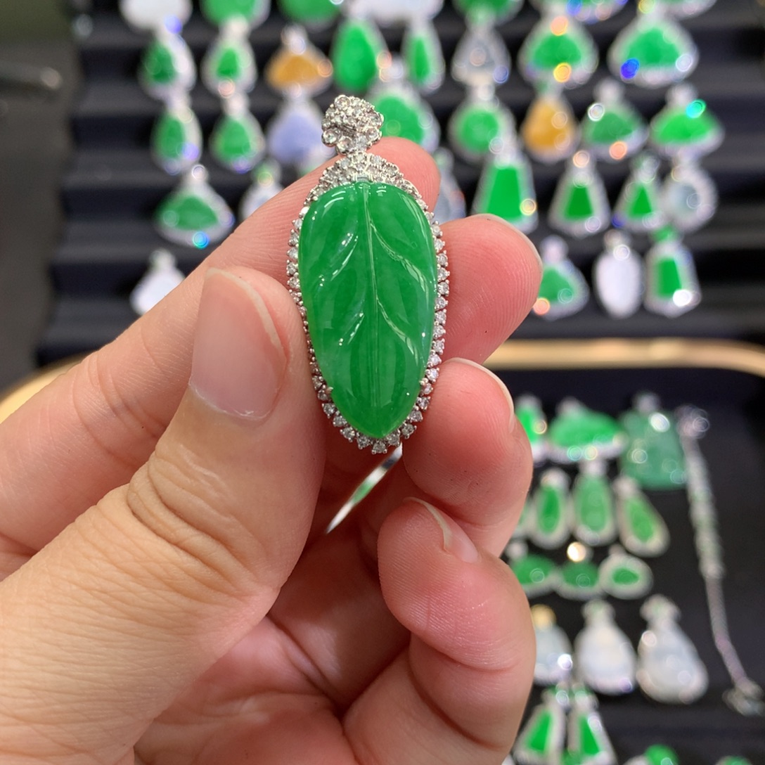 翡翠18K金镶嵌吊坠(不含链)吊坠