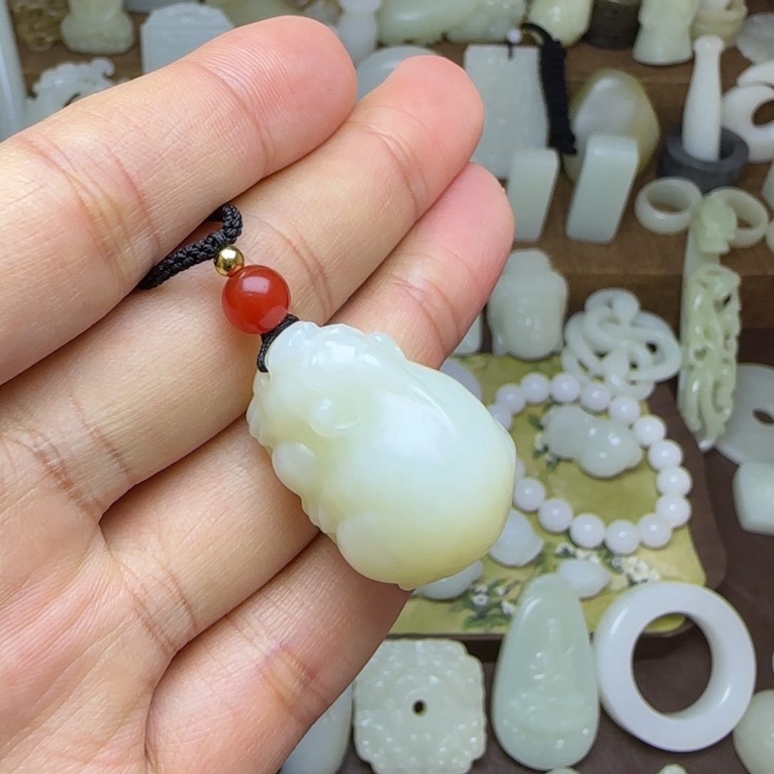 和田玉未镶嵌挂件貔貅