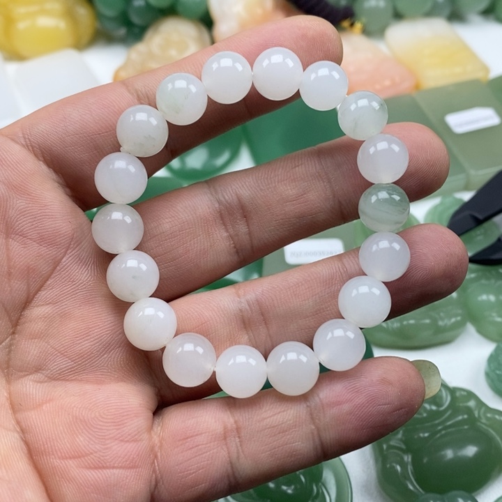 东陵石颈饰未镶嵌