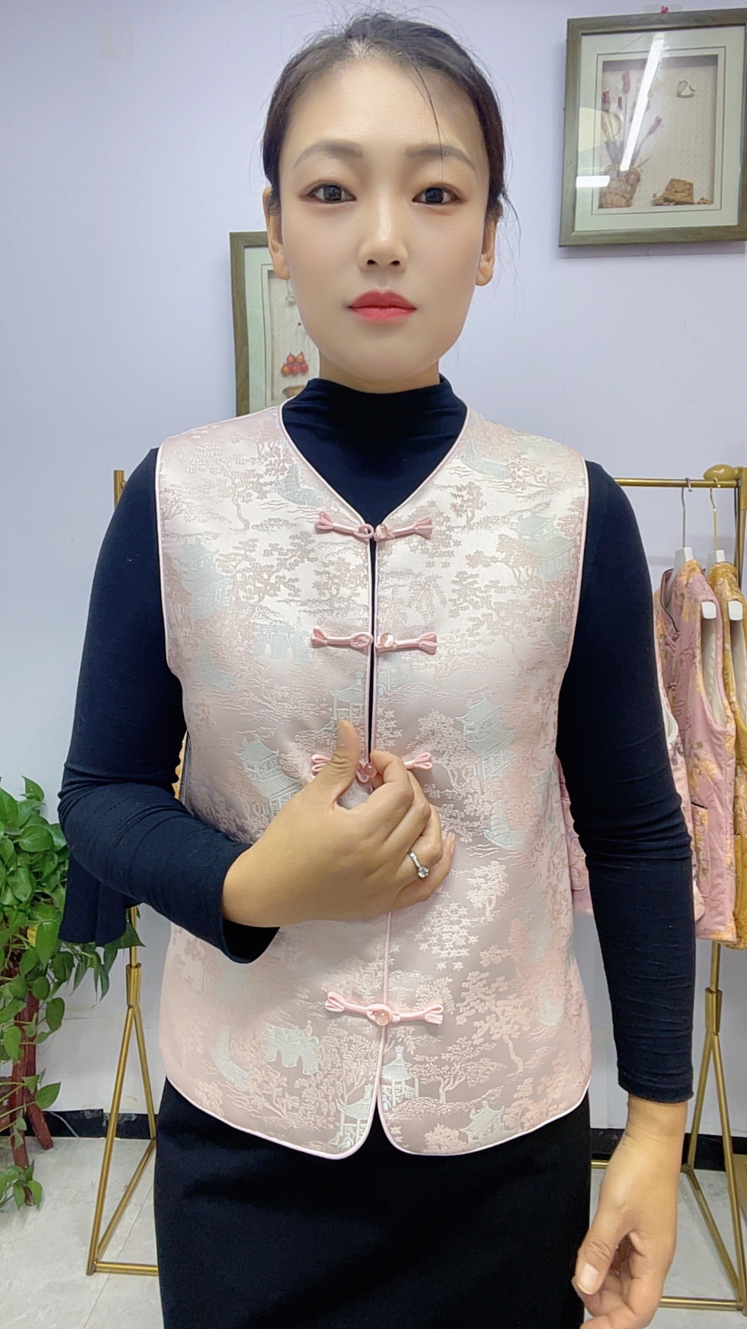 (单款）606缎面提花国风马甲