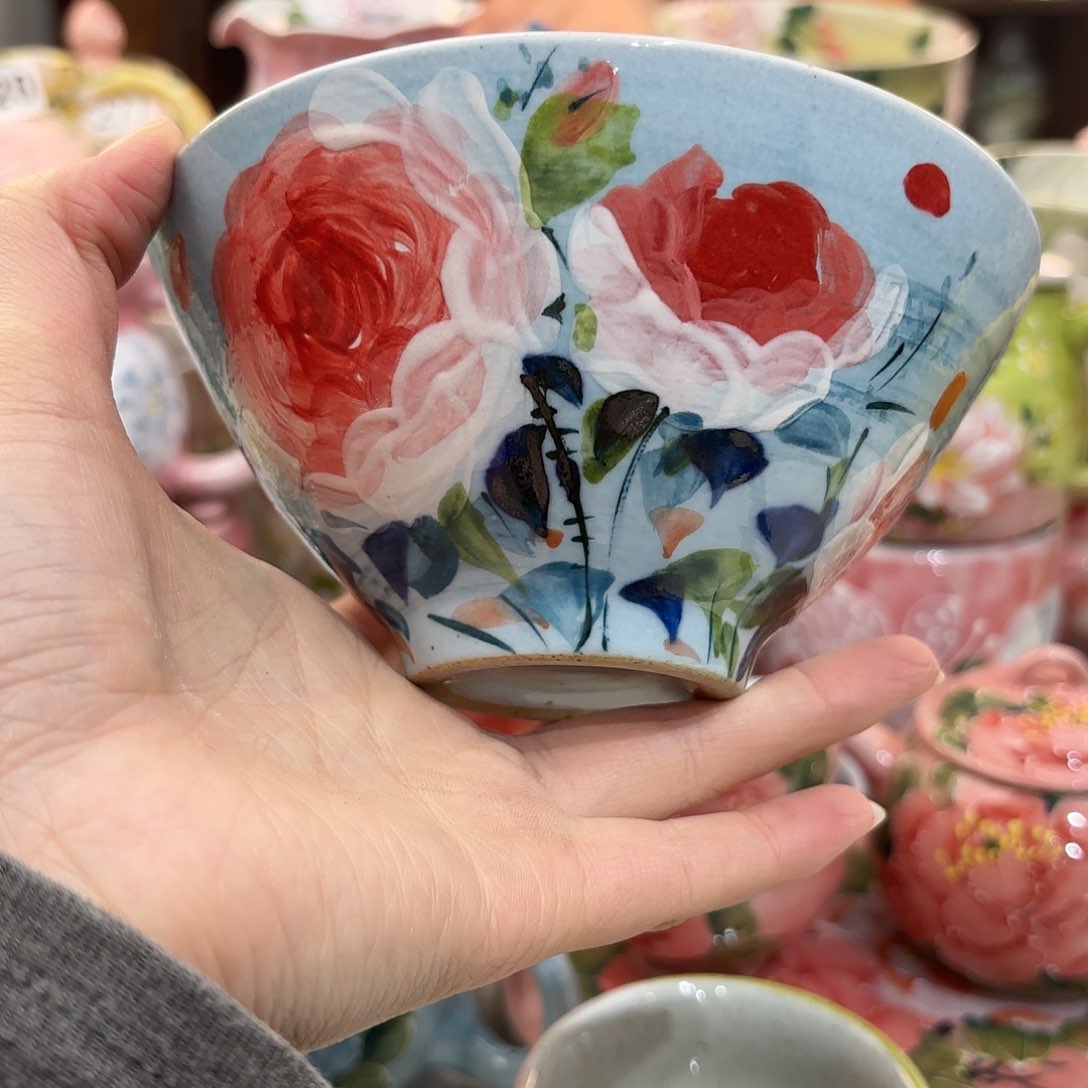 瓷片兔兔盖茨。兔兔好