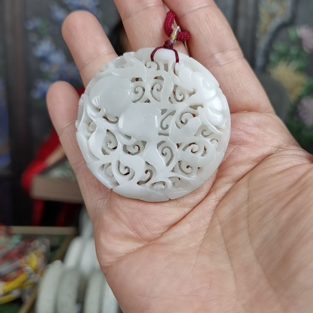 和田玉颈饰未镶嵌吊坠