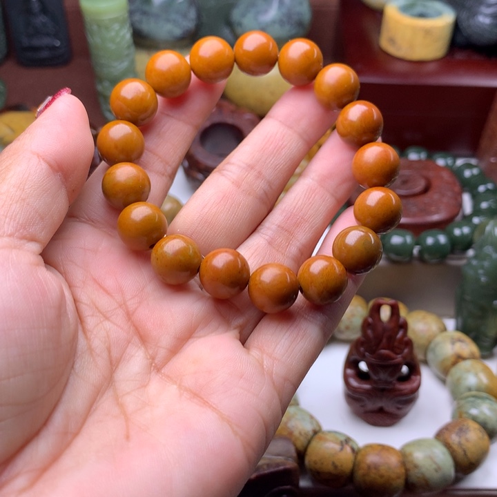 岫岩河磨玉（透闪石质玉）手链未镶嵌