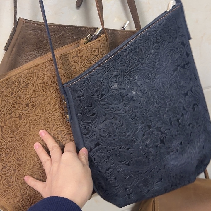 小牛皮（革）头层牛皮斜挎包