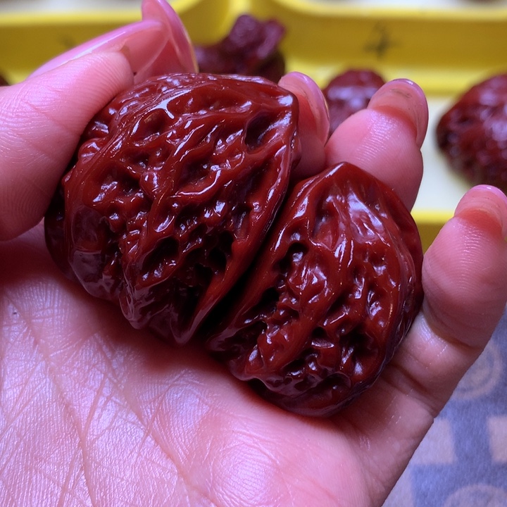 文玩核桃吊坠半壁