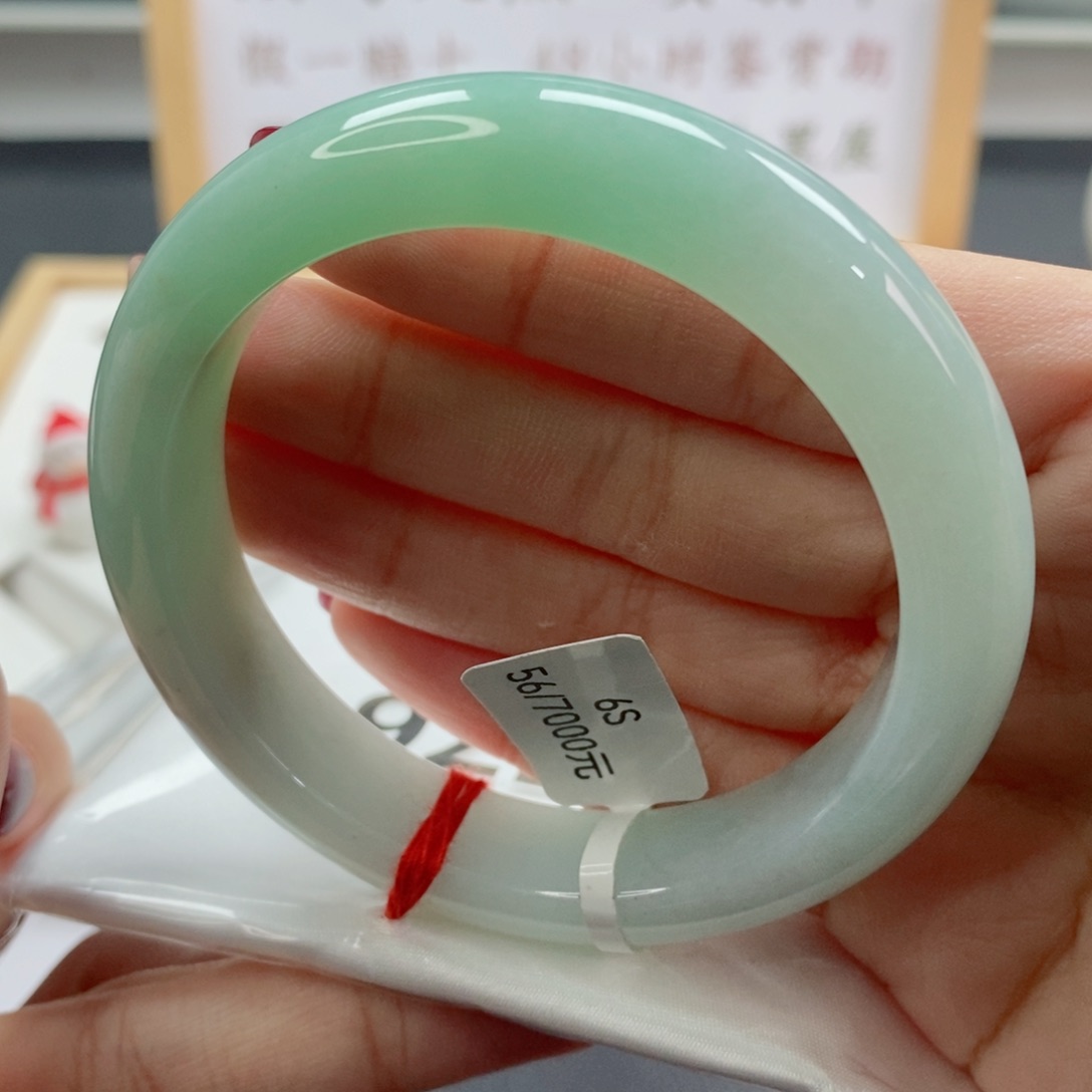 翡翠手镯未镶嵌天然A货翡翠手镯