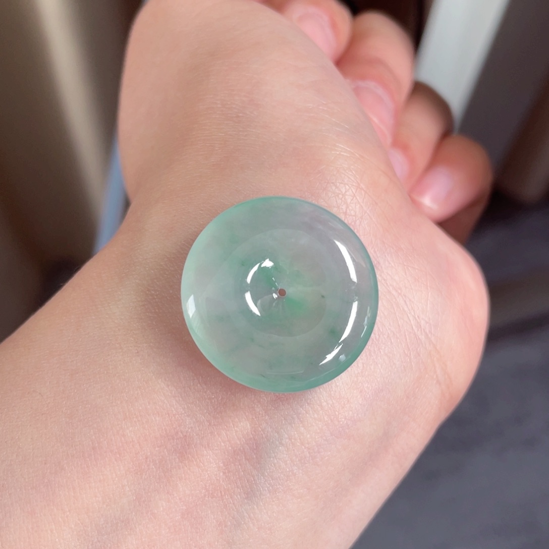 翡翠颈饰未镶嵌扣子