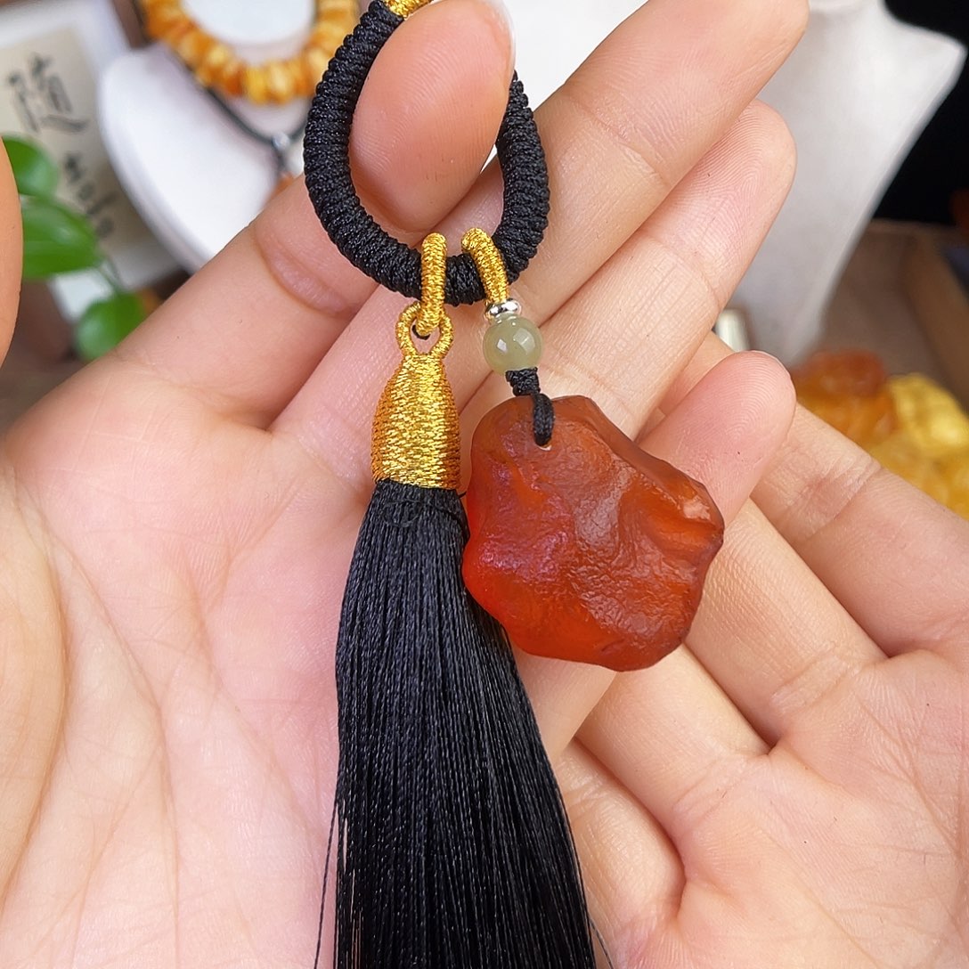 琥珀珠宝奇石未镶嵌，