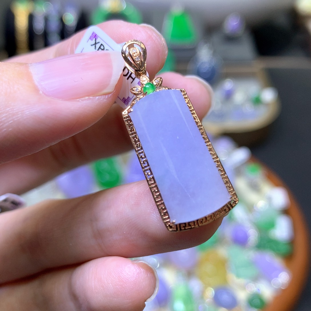 【闪购商品】翡翠颈饰18K金镶嵌翡翠吊坠项链