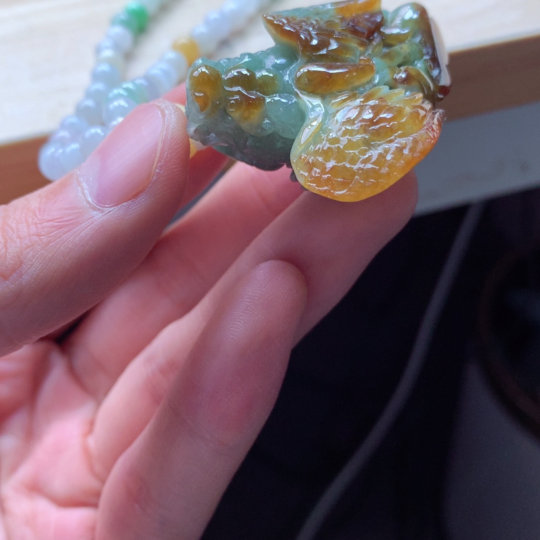 翡翠颈饰未镶嵌吊坠