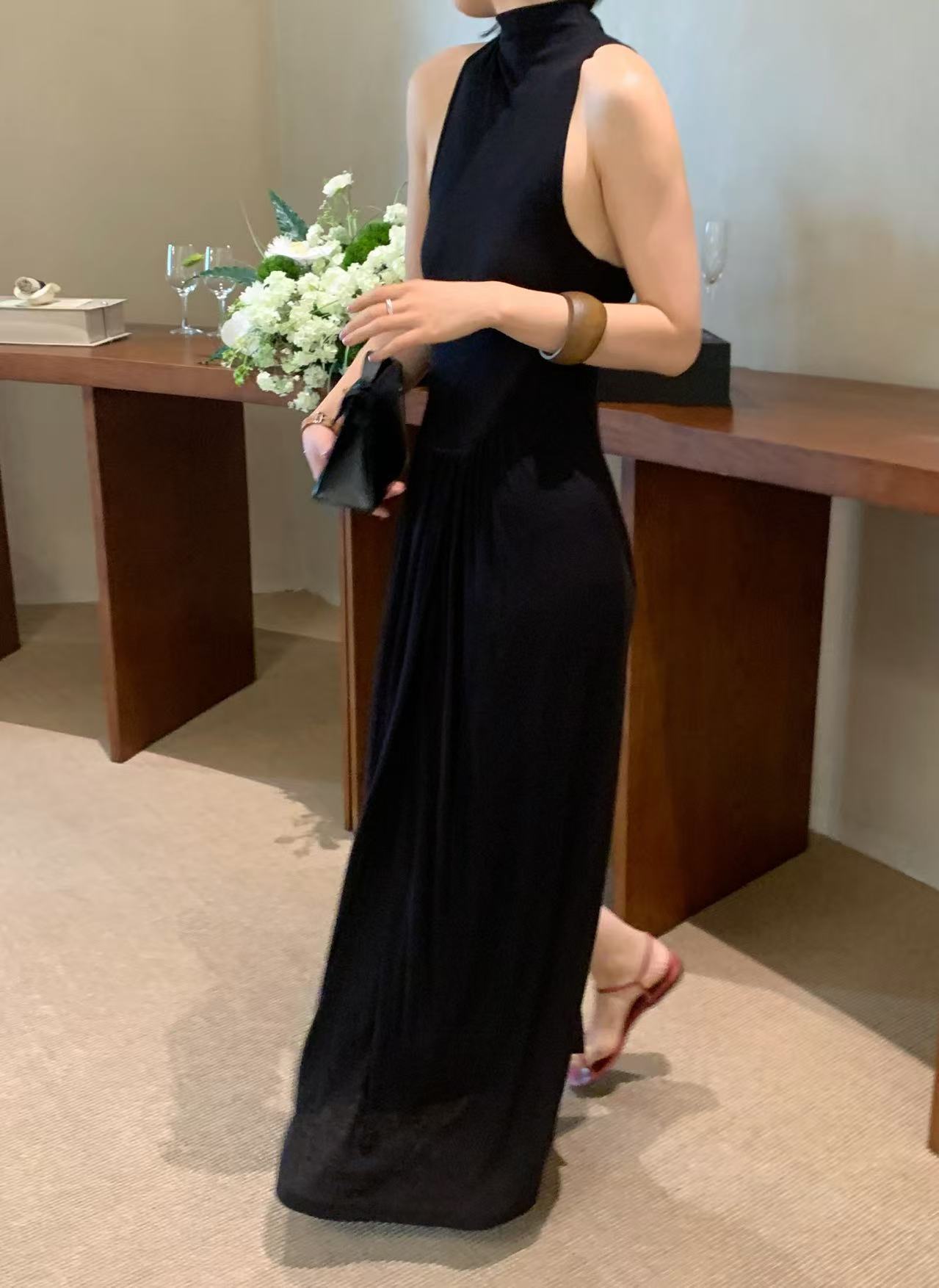 【ÉTRENER】夏款高领无袖削肩收腰直筒连衣裙女时尚显瘦背心裙7610