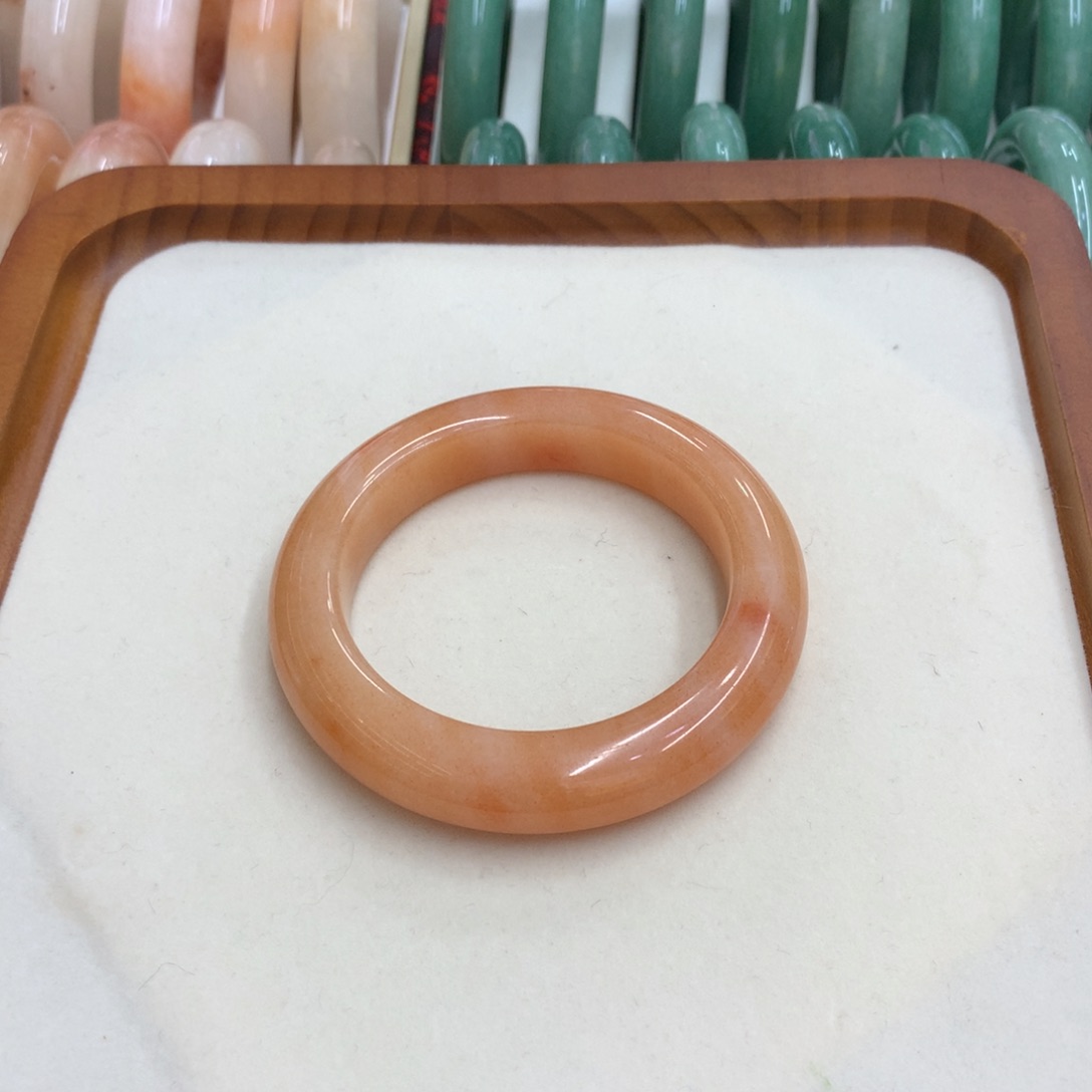 石英质玉未镶嵌手镯