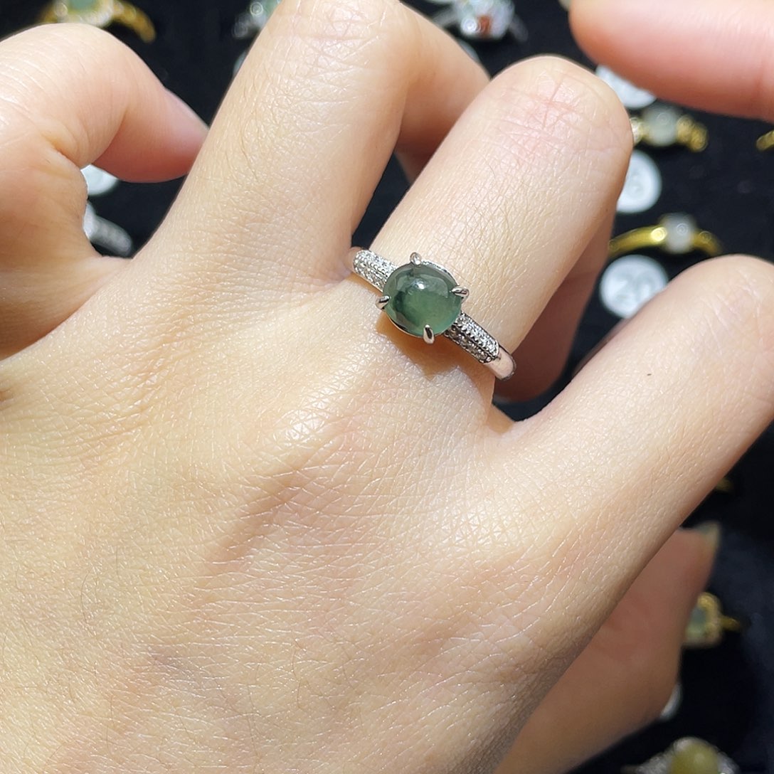 翡翠未镶嵌戒指戒指