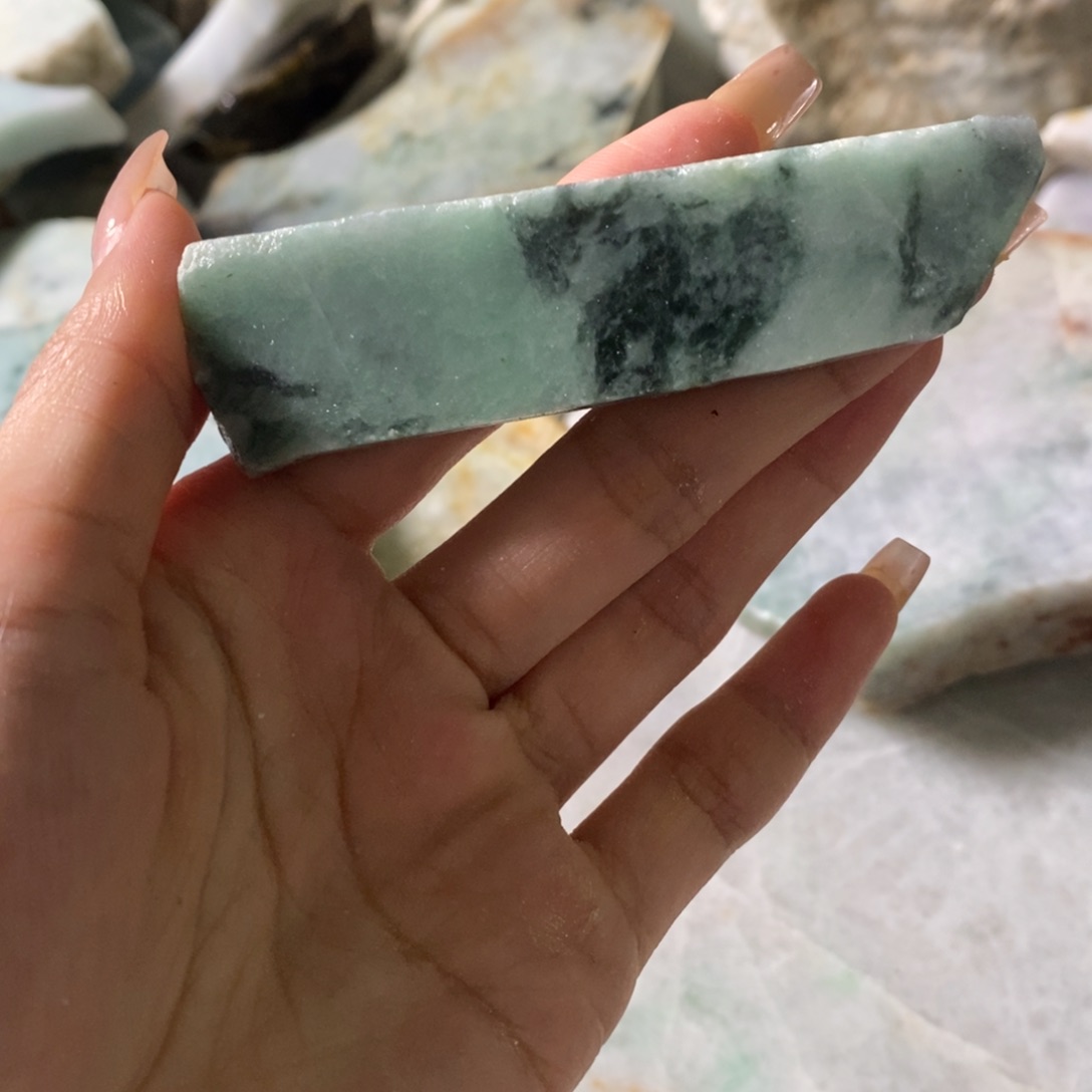 颈饰未镶嵌翡翠天然
