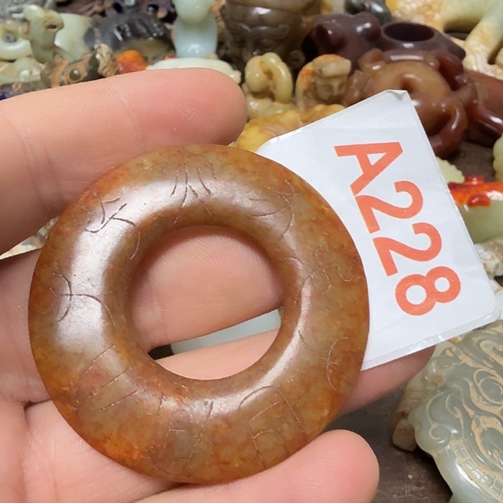 心***y和田玉未镶嵌颈饰