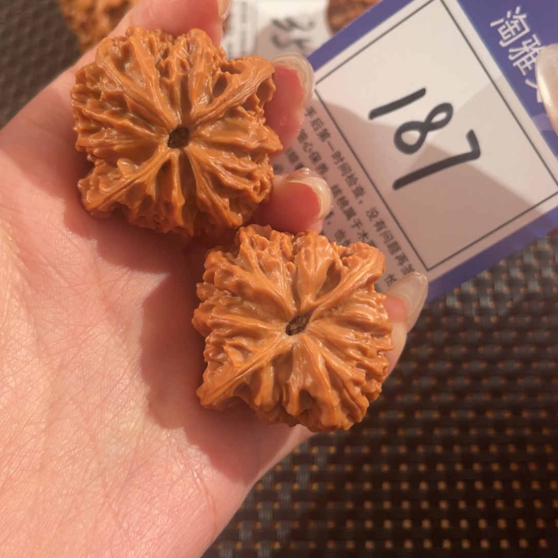 文玩核桃把件187号38尺花莲