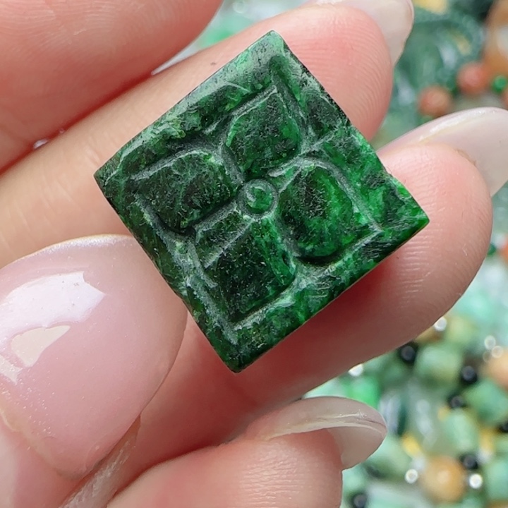 翡翠未镶嵌颈饰天然A货39