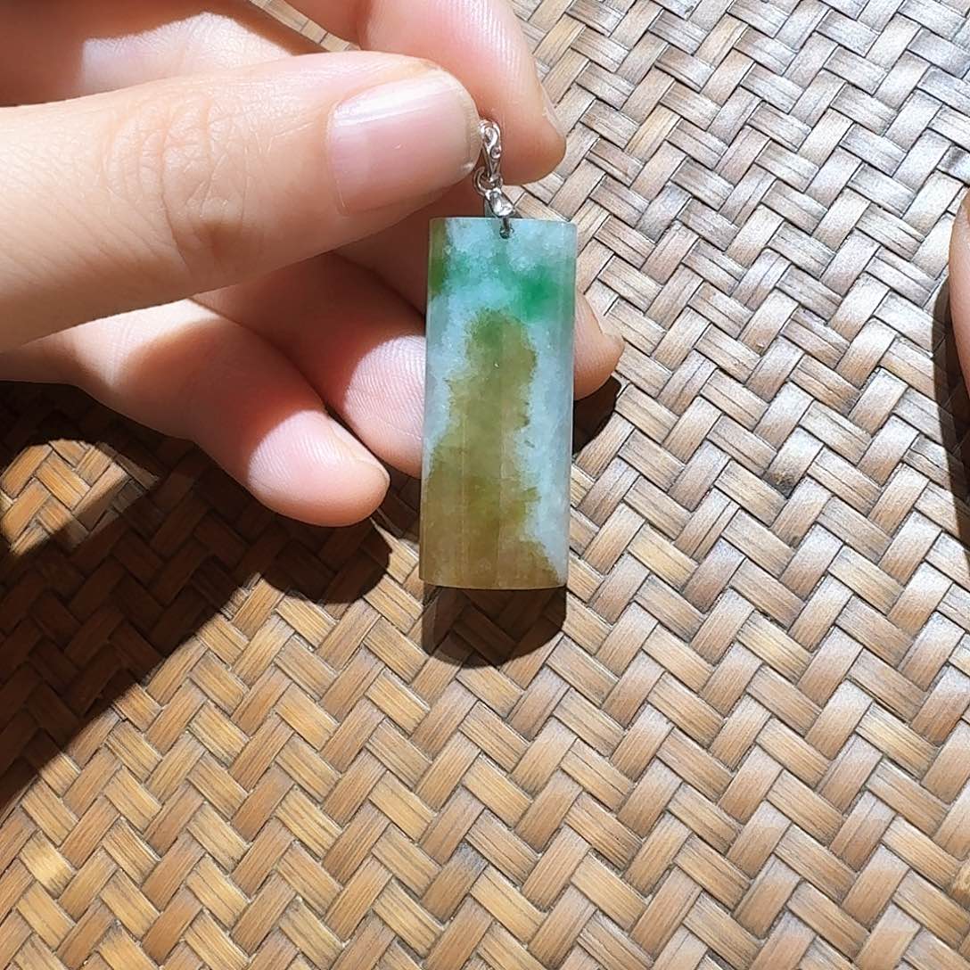 颈饰未镶嵌翡翠个性十足