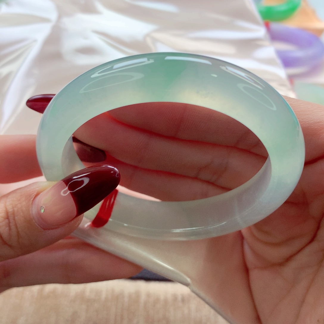 翡翠手镯（贵妃镯）未镶嵌52.5贵妃 强推起钢冰绿 灵