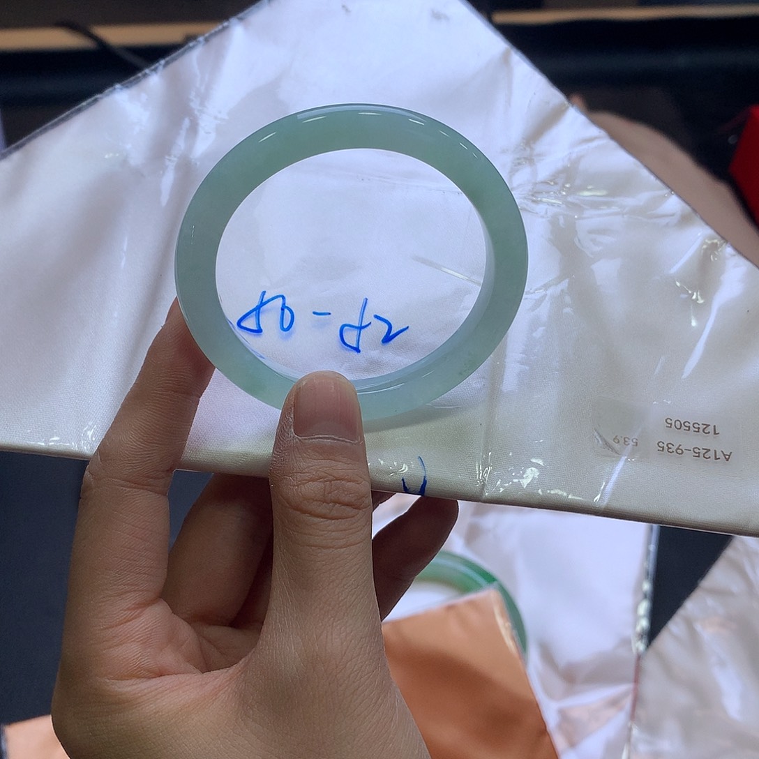 翡翠未镶嵌手镯翡翠