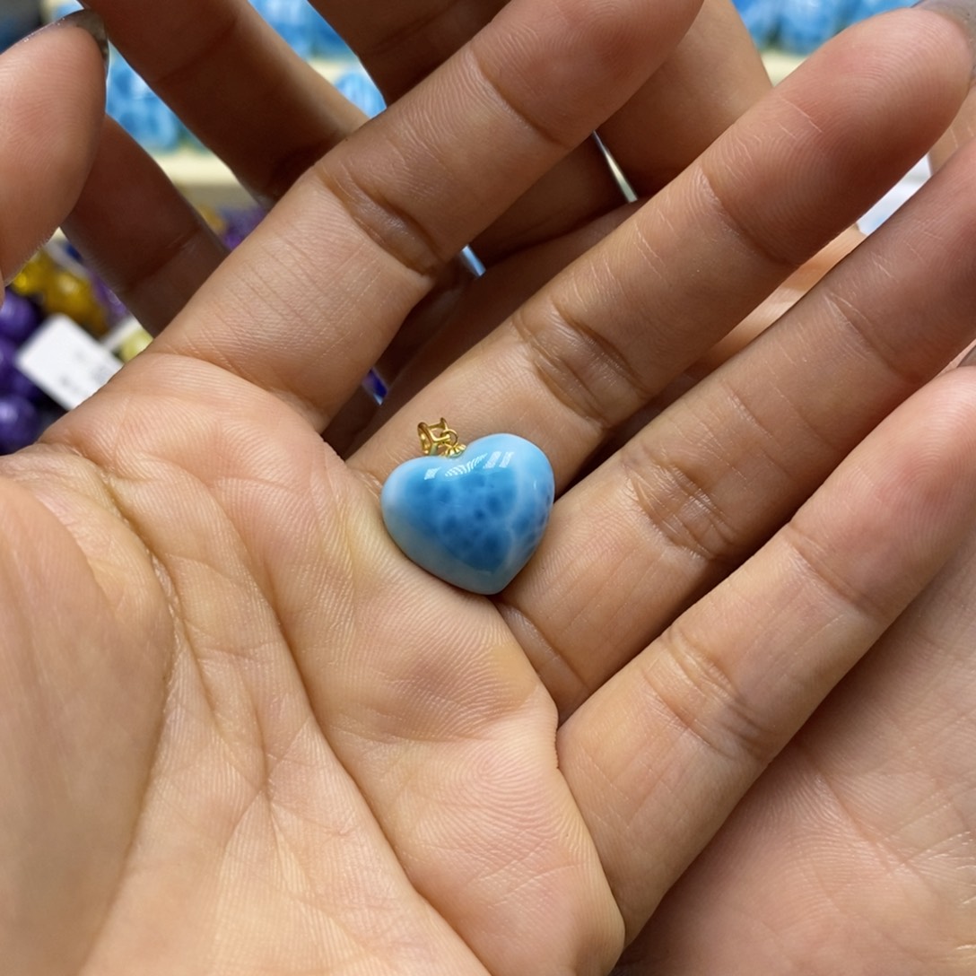 针钠钙石（海纹石）颈饰18K金镶嵌