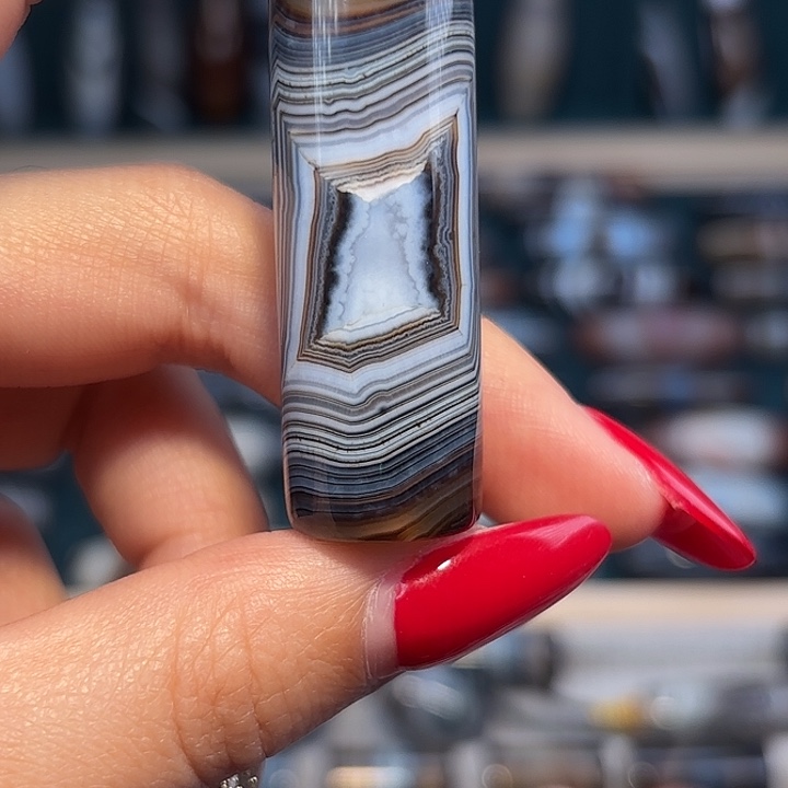 舍***得玛瑙/玉髓合金珠宝奇石