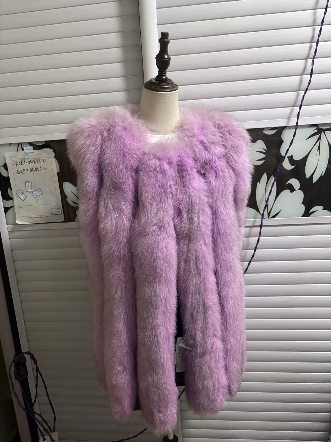 女士紫色狐狸毛马甲（默认瑕疵）