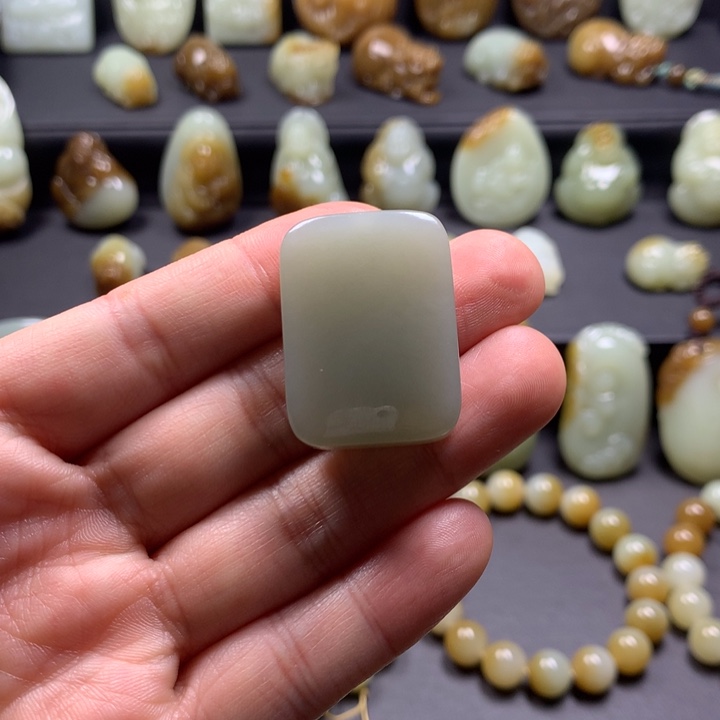 和田玉（糖玉）未镶嵌颈饰